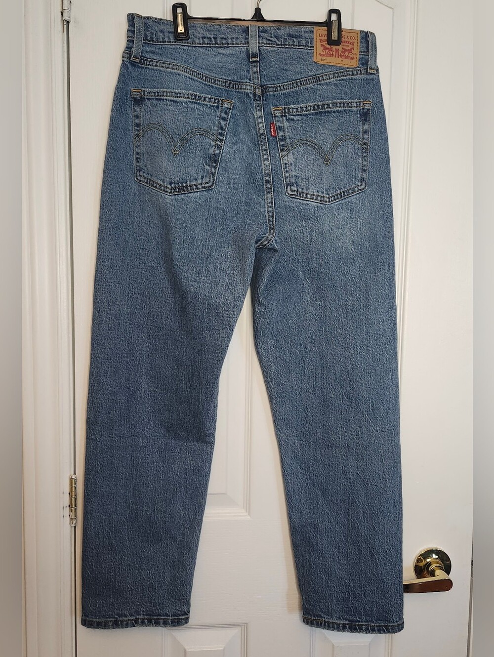Levi's Women's 501 Cropped Jeans - Waist Size 28 - Picture 2 of 5